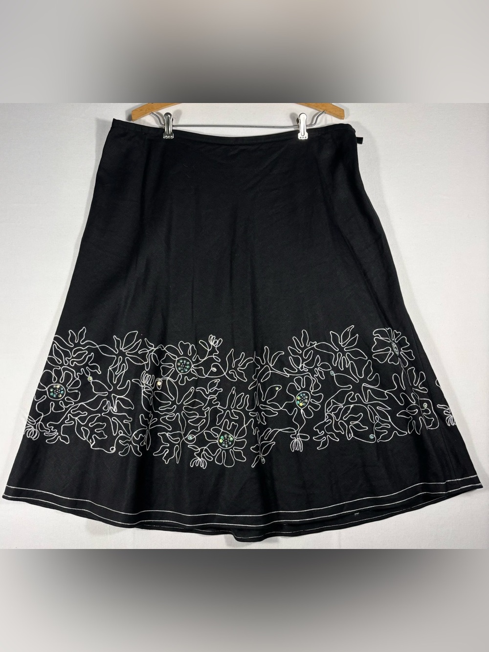 Rafaella Women’s 16W Black Floral Embroidered and Lined A-Line Skirt
